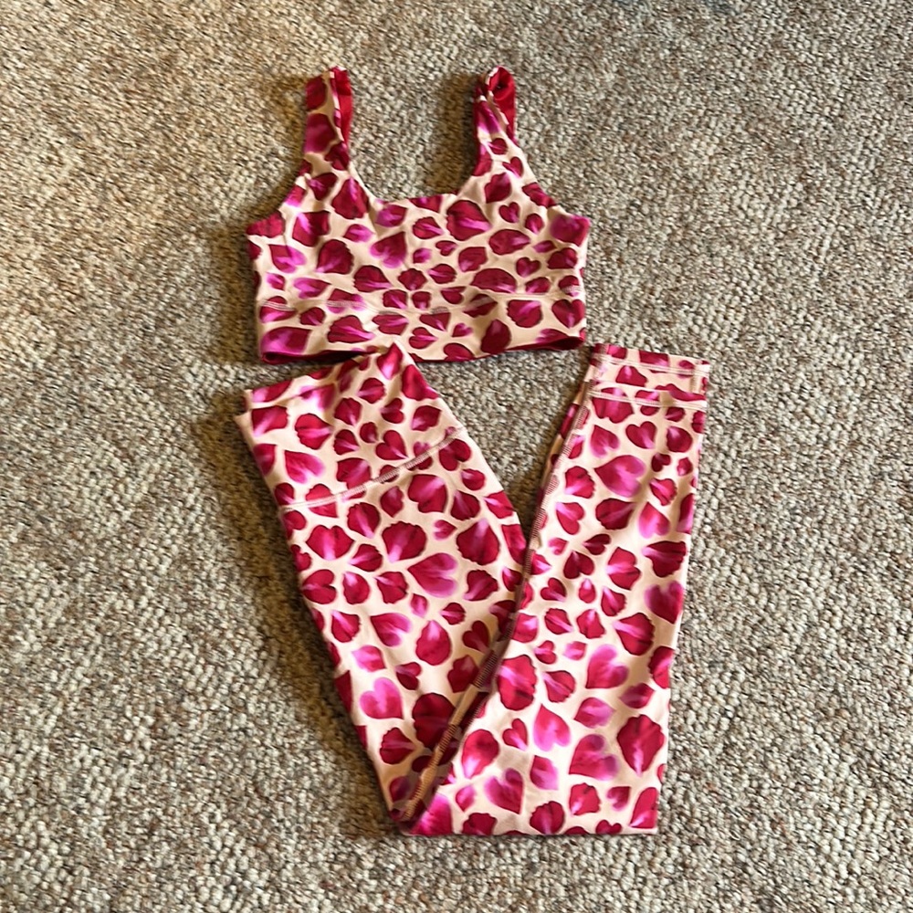 Fabletics Valentine’s Day outfit